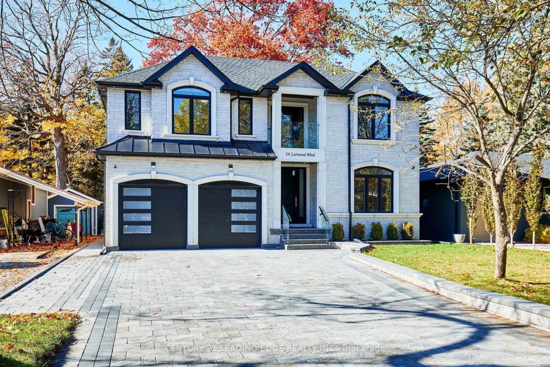 24 LARWOOD BOULEVARD, Toronto, Ontario M1M 2M5, Canada