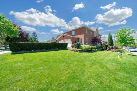 543 QUEENS DRIVE, Toronto, Ontario M6L 1M9, Canada