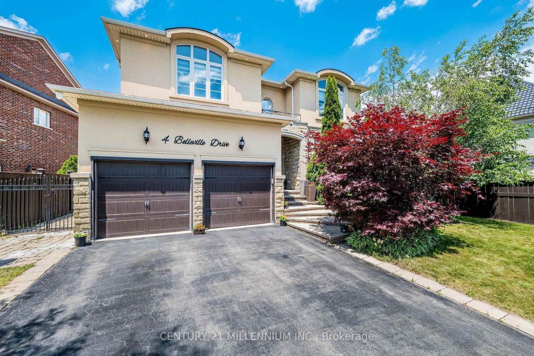 4 BELLEVILLE DRIVE, Brampton, Ontario L6P 1V7, Canada