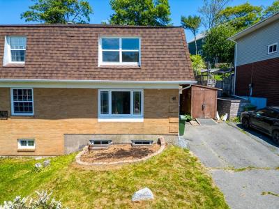 48 REGAL ROAD, Dartmouth, Nova Scotia B2W 4H6, Canada