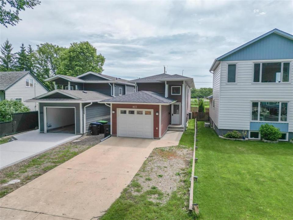 823 2ND STREET NORTH, Brandon, Manitoba R7A 2L7, Kanada