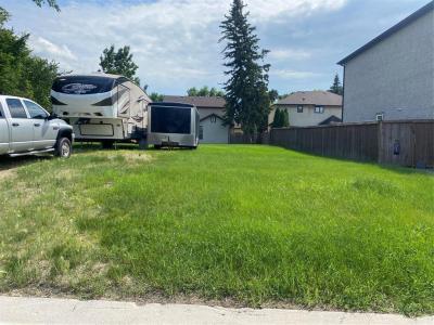38 VAN HULL WAY, Winnipeg, Manitoba R2N 0C6, Canada