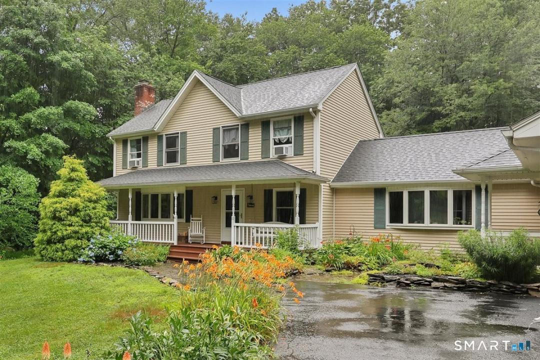 11 Brookside Court, East Hampton, Connecticut 06424, USA