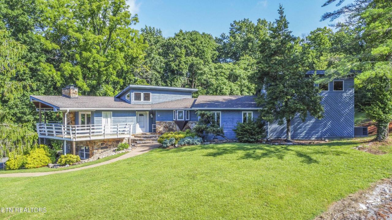 111 Rogers Lane, LaFollette, Tennessee 37766, USA