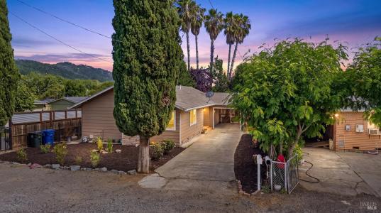 31604 Mccray Rd, Cloverdale, California 95425, USA