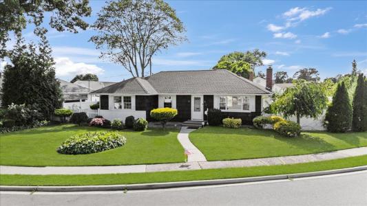 5 Coronet Crescent, Bethpage, New York 11714, USA