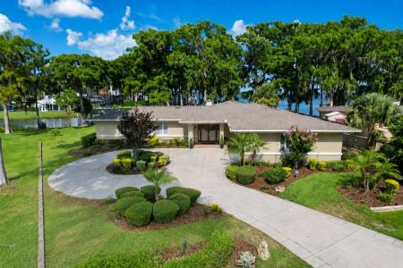 1000 Loves Point Drive, Leesburg, Florida 34748, USA