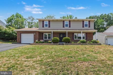 7949 Bayard Dr, HUMMELSTOWN, Pennsylvania 17036, USA