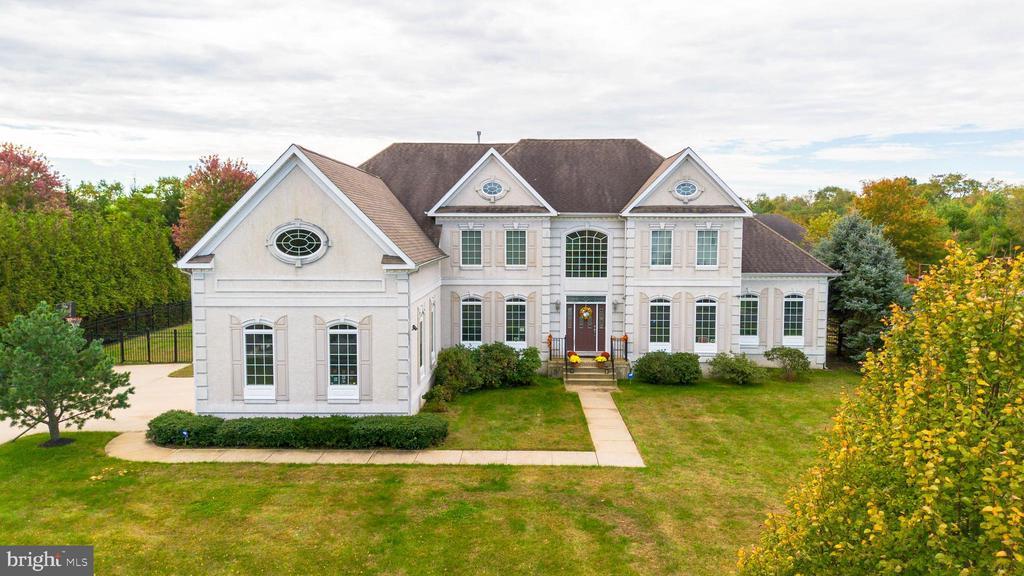 10 Angelo Court, Monroe Twp, Нью-Джерси 08831, Соединенные Штаты