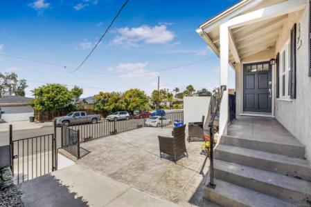 1735 Froude St, San Diego, California 92107, USA
