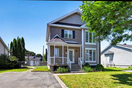 118  Rue Joseph-Lalumière, Châteauguay, Quebec J6J 6C1, CANADÁ