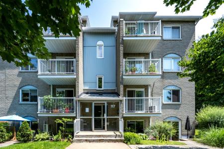 117 Rue Lalande, Longueuil (Le Vieux-Longueuil), Quebec J4G 1X9, Canadá
