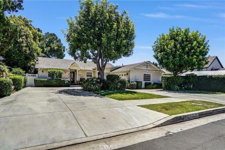 8018 Hatillo, Winnetka, Californie 91306, États-Unis