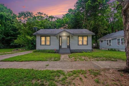 1156 Mc Alister Avenue, Benton Harbor, Michigan 49022, USA