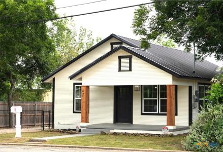 621 E Gonzales Street, Seguin, Texas 78155, USA