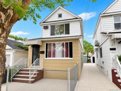 10713 Sutter Avenue, Ozone Park, New York 11417, États-Unis