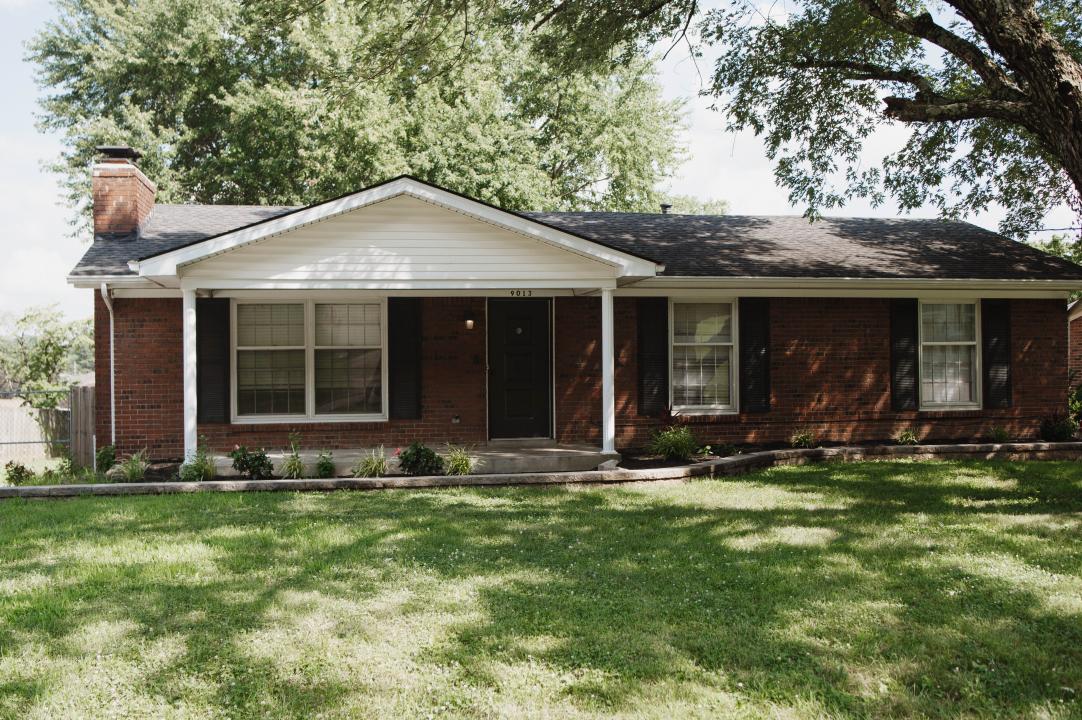 9013 Lyneve Dr, Louisville, Kentucky 40272, USA