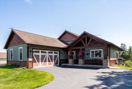 1332 Harbor Hills Dr, Two Harbors, Minnesota 55616, USA