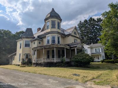 525 N Center Street, Der Kanton, Pennsylvania 17724, USA