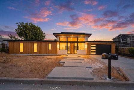 1211 Kelly, Oceanside, California 92054, USA