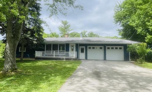 1806 Barr Street, Hillsdale, Michigan 49242, USA