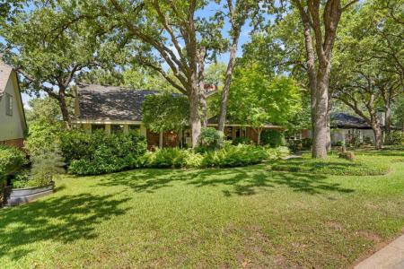 2212 Prestonwood Drive, Arlington, Texas 76012, États-Unis