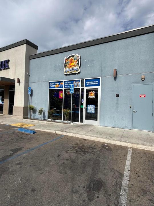 714 S Mooney Boulevard, Visalia, Californie 93277, États-Unis