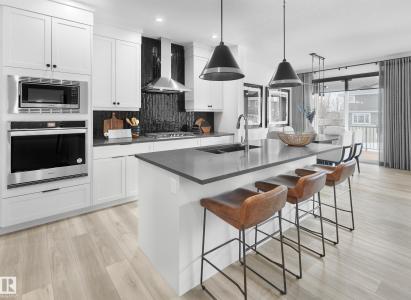 3926 CHRUSTAWKA PLACE SW, Edmonton, Alberta T6W 5K6, Canada