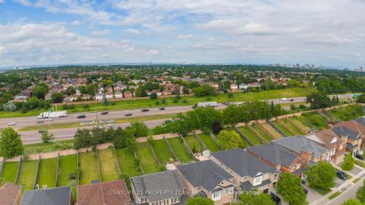 25 CLEARJOY STREET, Brampton, Ontario L6V 4N6, Canada