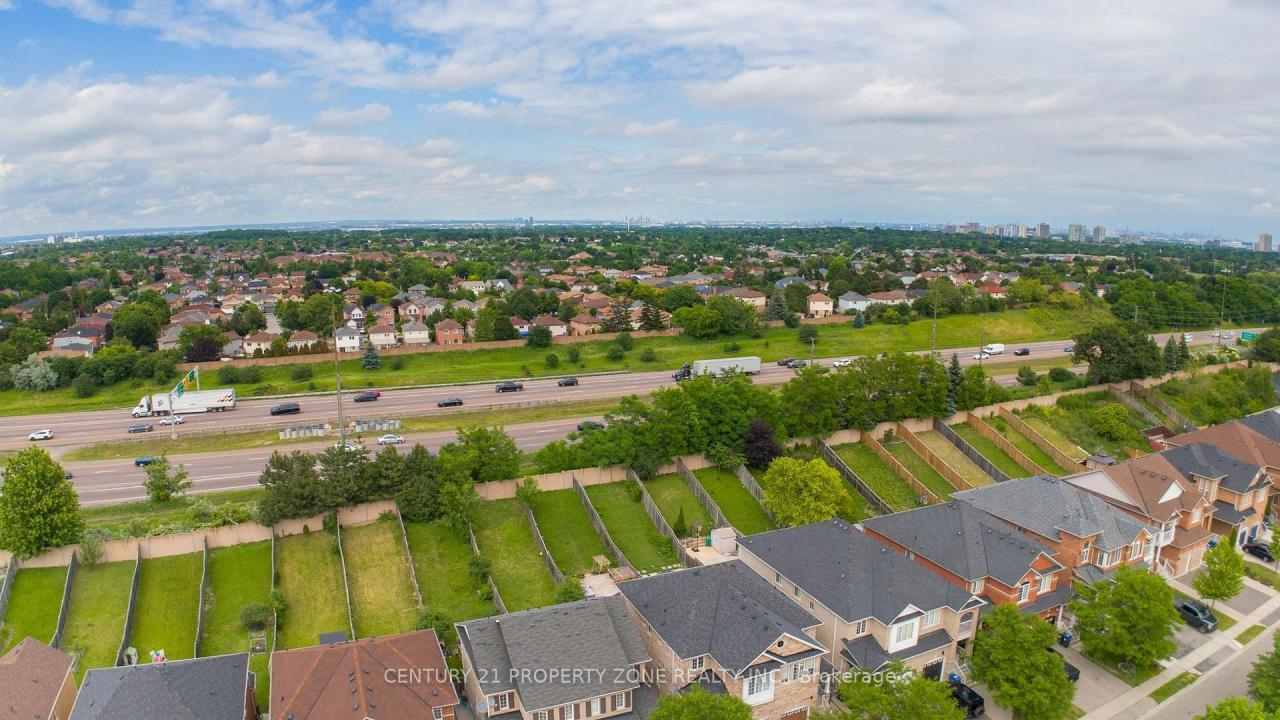 25 CLEARJOY STREET, Brampton, Ontario L6V 4N6, Canada
