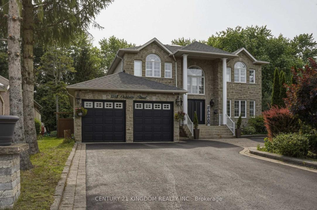 1598 OAKBURN STREET, Pickering, Ontario L1V 6M9, Canada