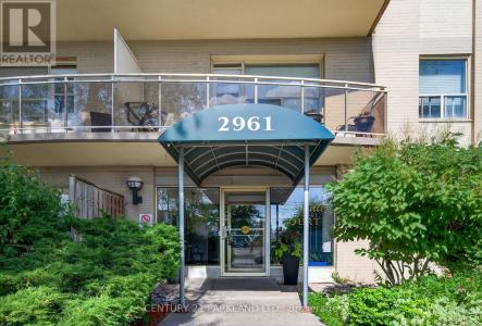 2961 DUFFERIN STREET, Toronto (yorkdale-glen Park), أونتاريو M6B 3T2, كندا