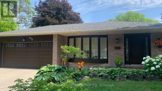 135 GOLF CLUB COURT, Richmond Hill (mill Pond), Ontario L4C 5E1, Canada