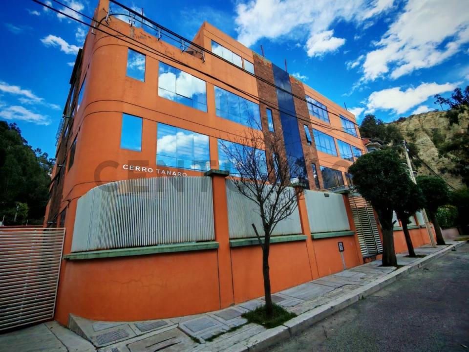 Calle 32 EDF. CERRO TANARO PISO 2 DPTO. 2A 13, Achumani, La Paz 00001, Bolivia