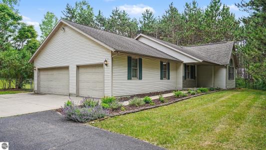 2107 W Kelly Drive, Mt Pleasant, Michigan 48858, États-Unis