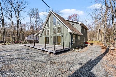 78 E Shore Drive, Hawley, Pennsylvania 18428, USA
