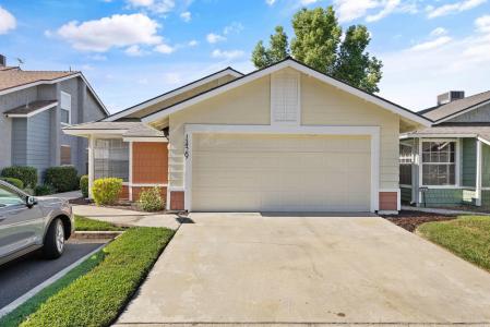 1429 E Sunnyview Avenue, Visalia, California 93292, USA