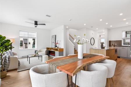 1290 MITCHELL STREET, Coquitlam, Colúmbia Britânica V3E 0N9, Canadá