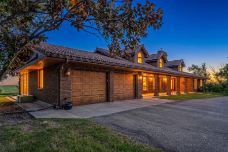 285021 TOWNSHIP ROAD 252, Rural Rocky View County, Alberta T2E 8K4, Canadá