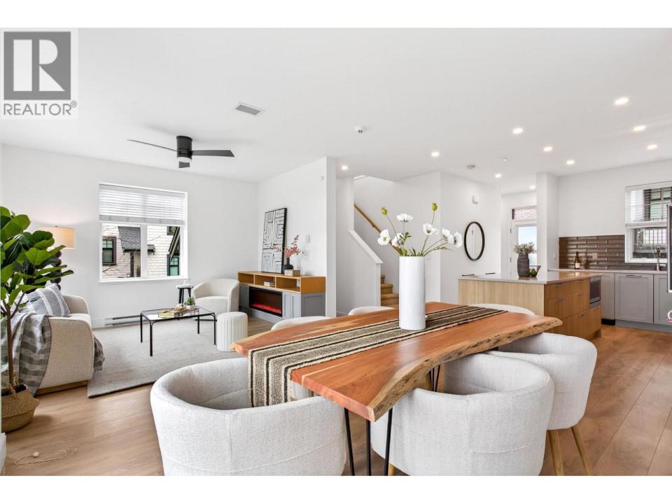 1290 MITCHELL STREET, Coquitlam, Colúmbia Britânica V3E 0N9, Canadá