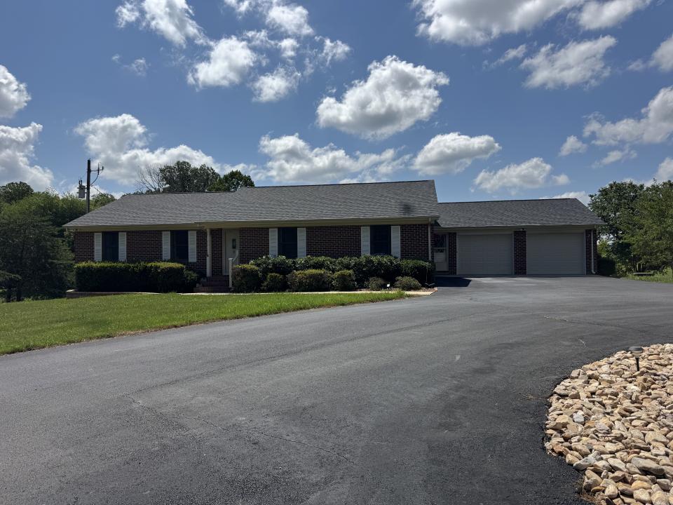 258 Willow Oak Road, Appomattox, Virginia 24522, USA