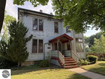 424 Center Street, Alma, Michigan 48801, USA