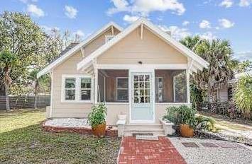 2570 Loma Linda, Sarasota, Florida 34239, USA