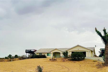 11131 Arcadia, Apple Valley, California 92308, USA