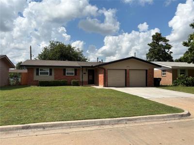 624 SW 12th Street, Moore, أوكلاهوما 73160, الولايات المتحدة
