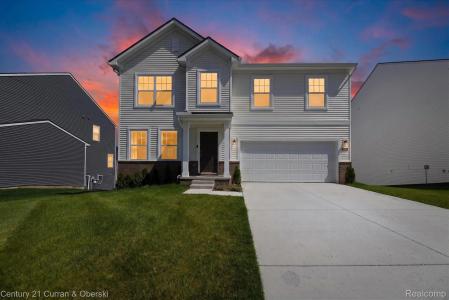 8404 Capstone Drive, White Lake Charter Township, Michigan 48386, USA