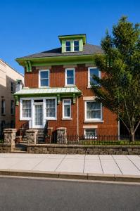 204-206 Palisade Ave, Union City, New Jersey 07087, USA