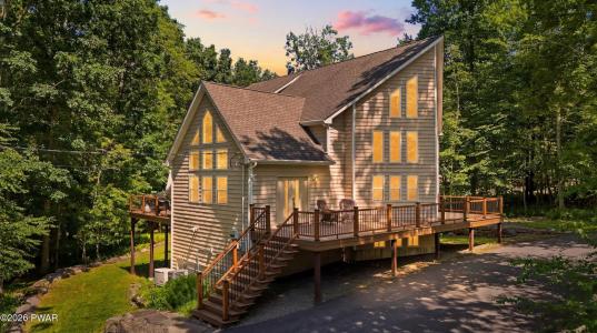 166 Eagle Rock Road, Lackawaxen, Pennsylvania 18435, USA