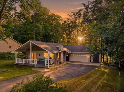 8385 Alberta Street, Canadian Lakes, Michigan 49346, États-Unis