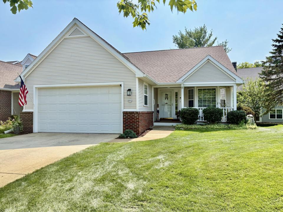 874 Chamberlain Court , 9, Jackson, Michigan 49203, USA